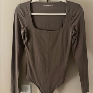 Abercrombie & Fitch Square Neck Long Sleeve Bodysuit - Taupe